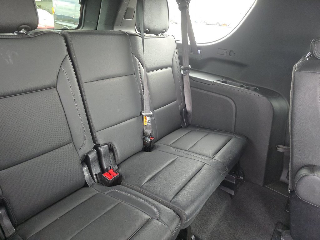 Used 2025 Black GMC Denali image 10
