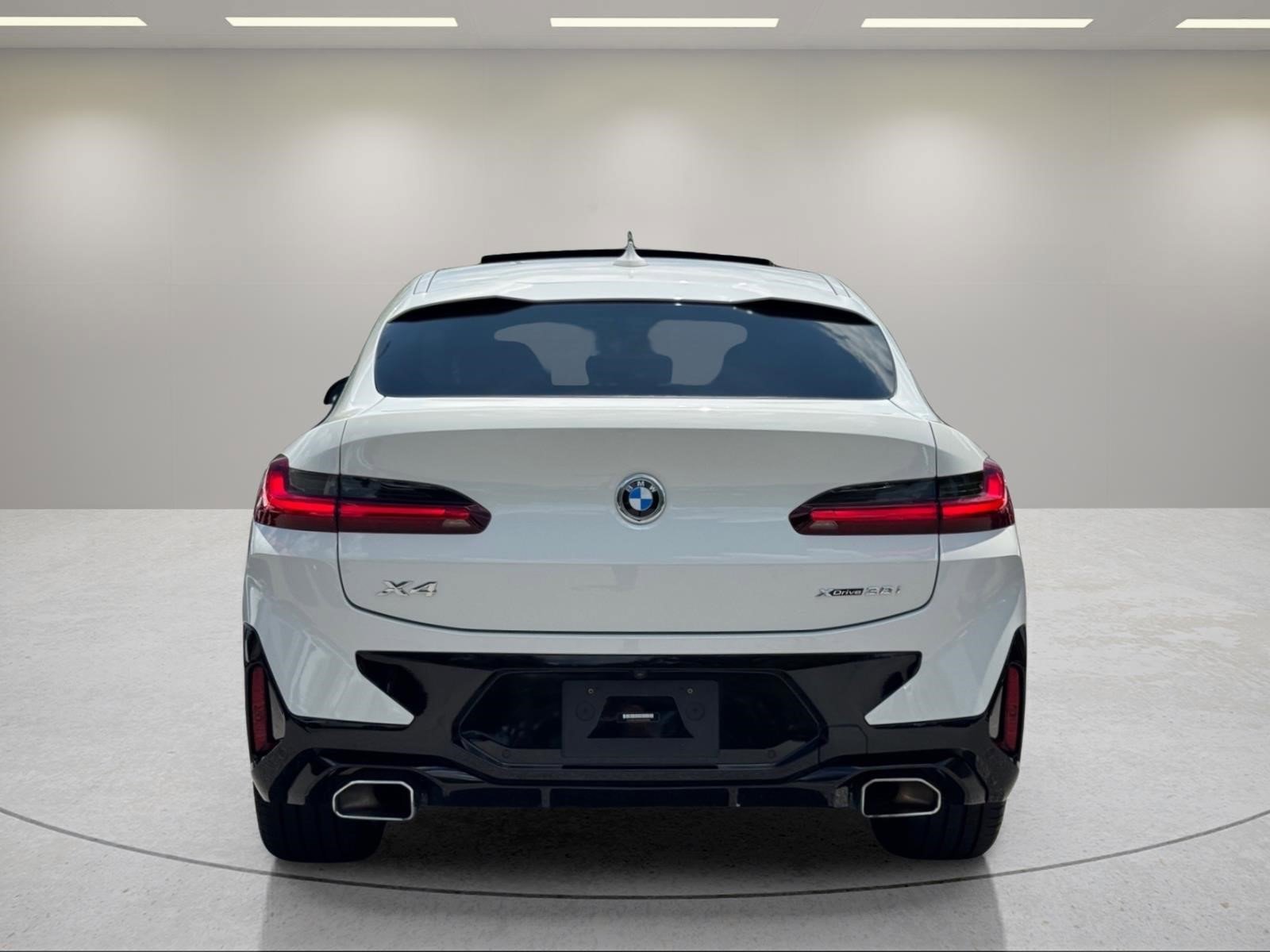 Used 2022 Alpine White BMW xDrive30i image 4