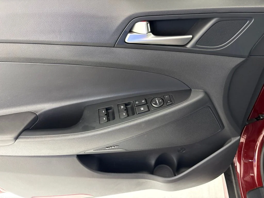 Used 2019 Red Hyundai Night image 25