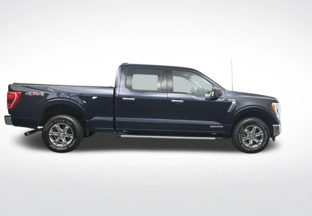 Certified Used 2022 Blue Metallic Ford XLT image 4
