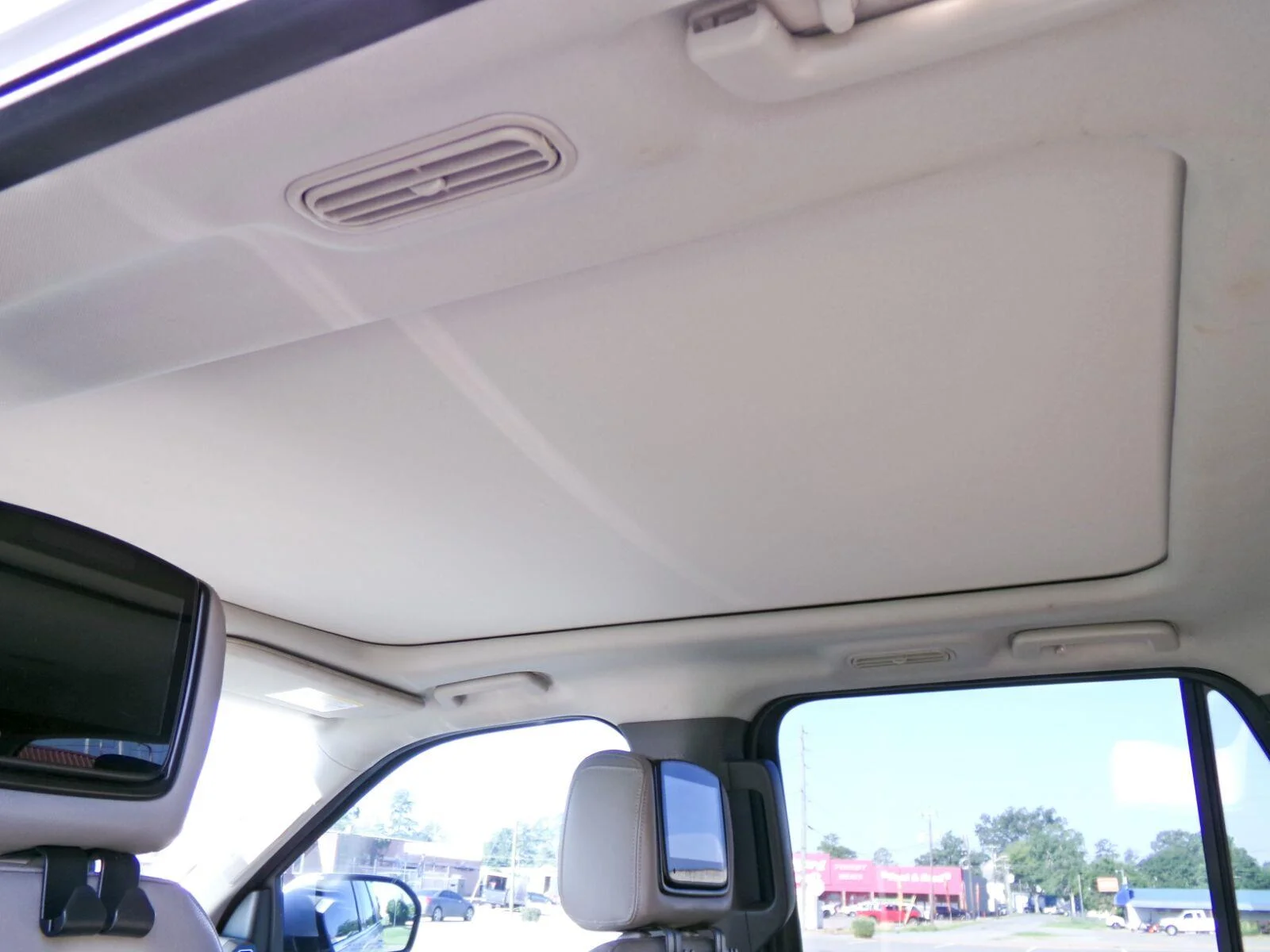 Used 2018 Ingot Silver Ford Limited image 3
