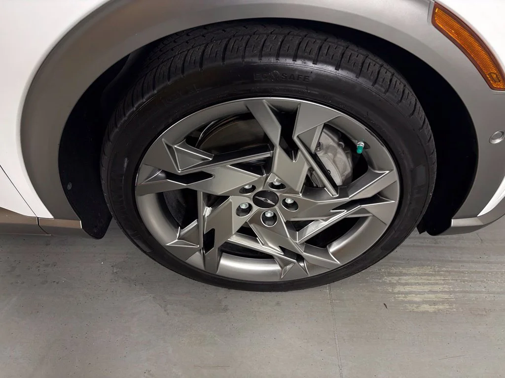 Used 2023 White Genesis Performance image 10