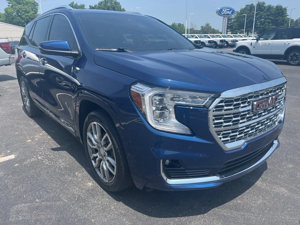 Used 2022 Marine Metallic GMC Denali image 7