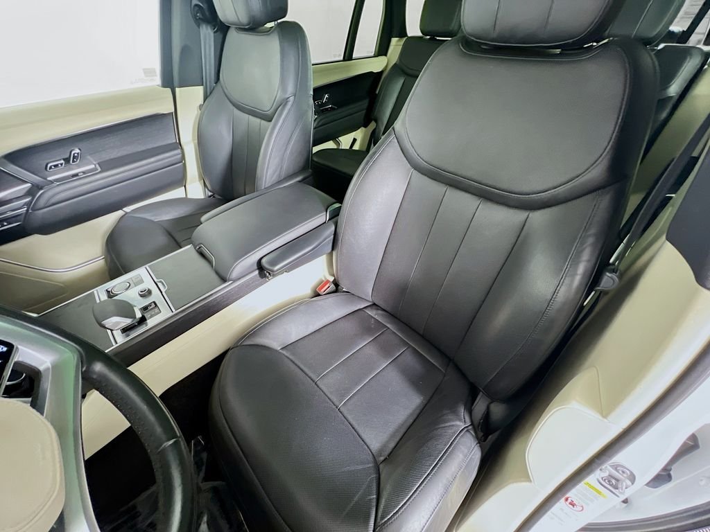 Used 2022 Fuji White Land Rover SE image 22