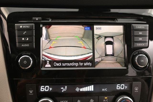Used 2020 Scarlet Nissan SV image 22