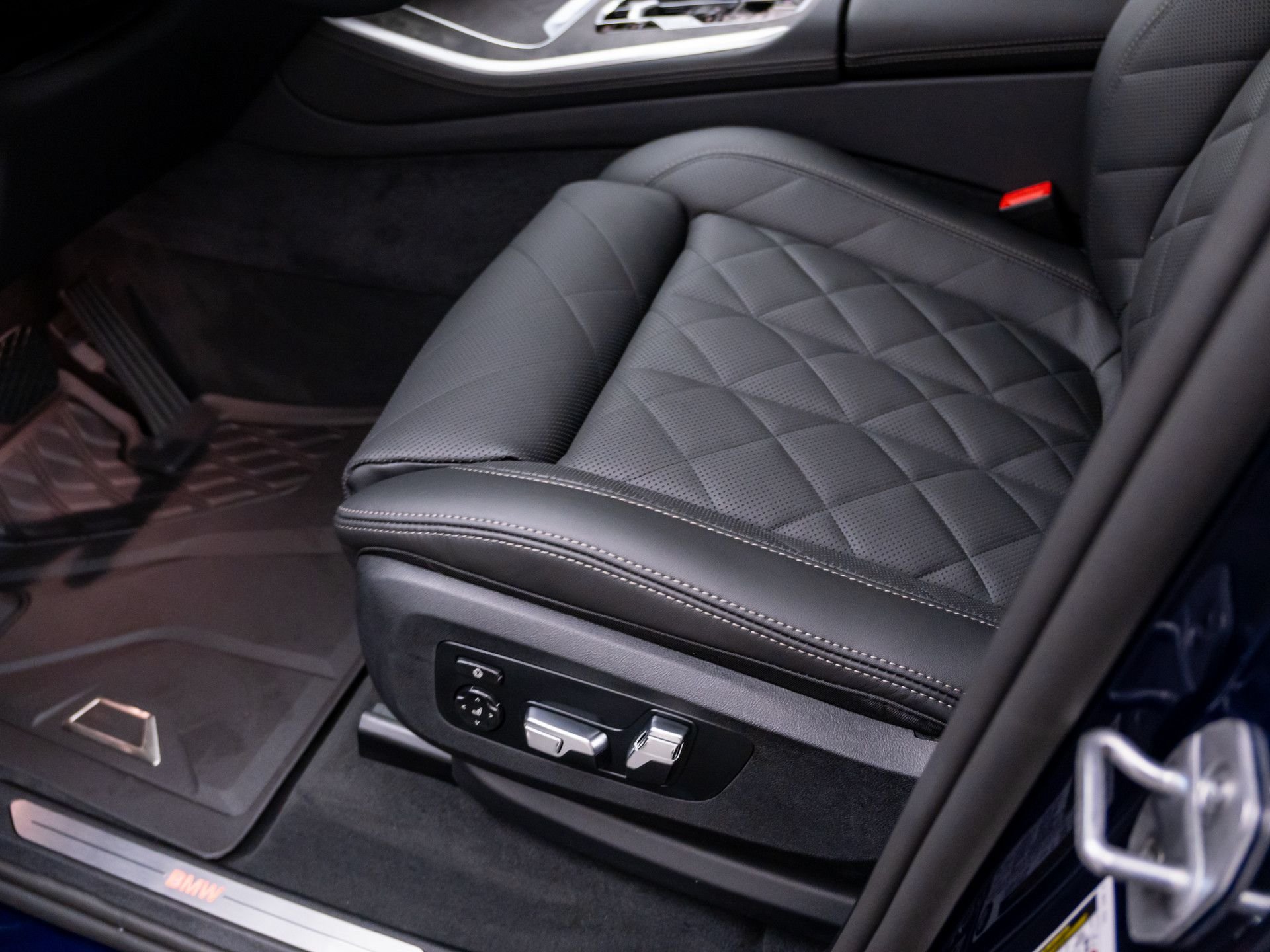 New 2026 Tanzanite Blue II Metallic BMW xDrive40i image 16