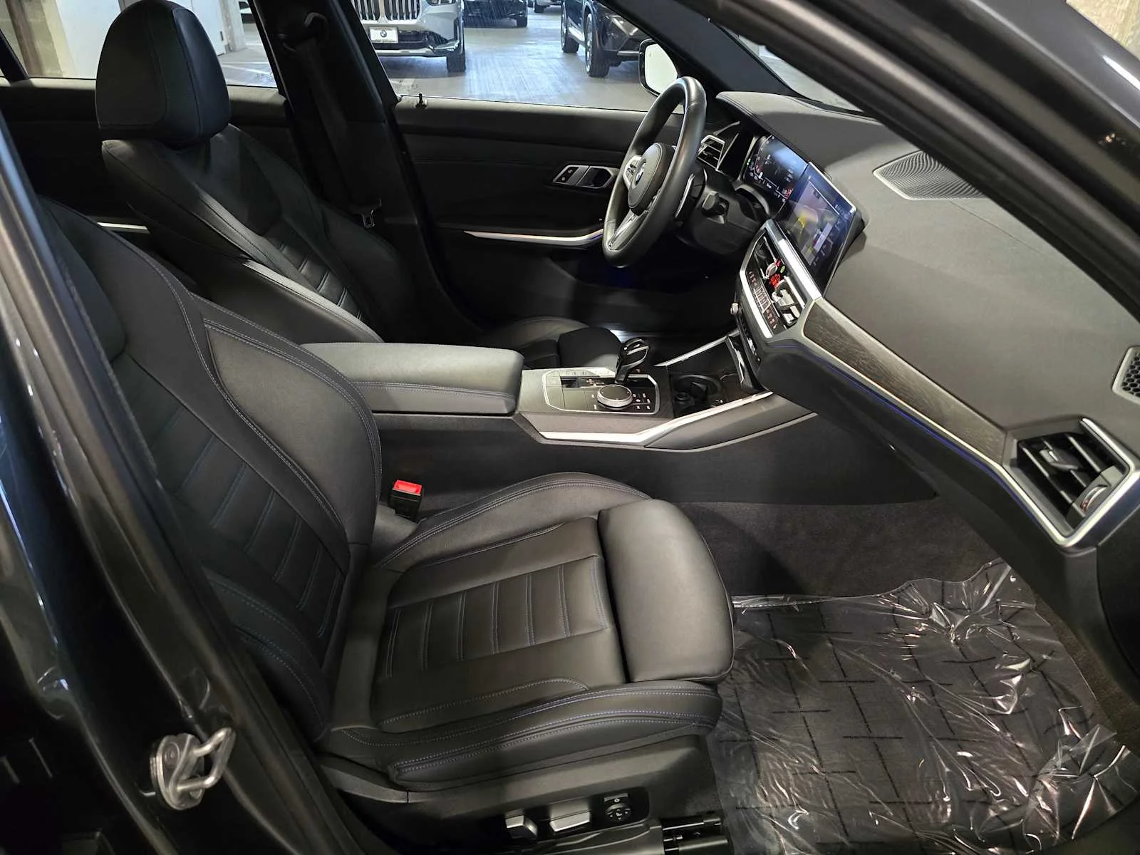 Used 2021 Mineral Gray Metallic BMW xDrive image 33