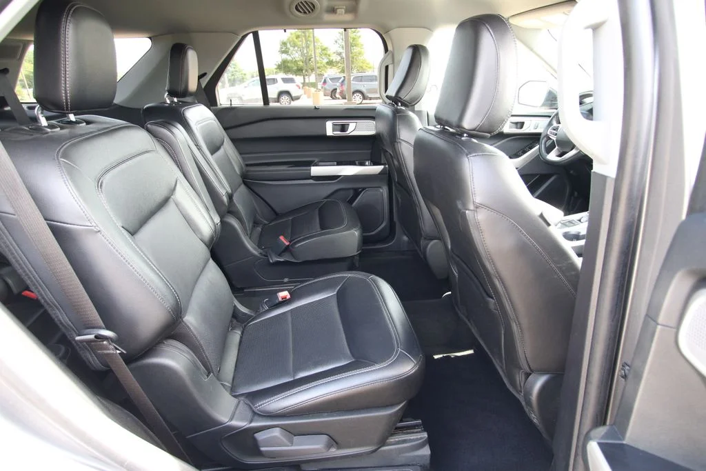 Used 2022 Gray Ford Limited image 9
