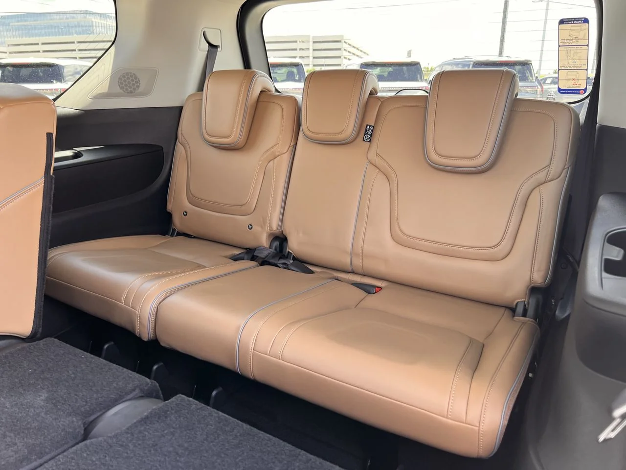 New 2026 Radiant White INFINITI LUXE image 29