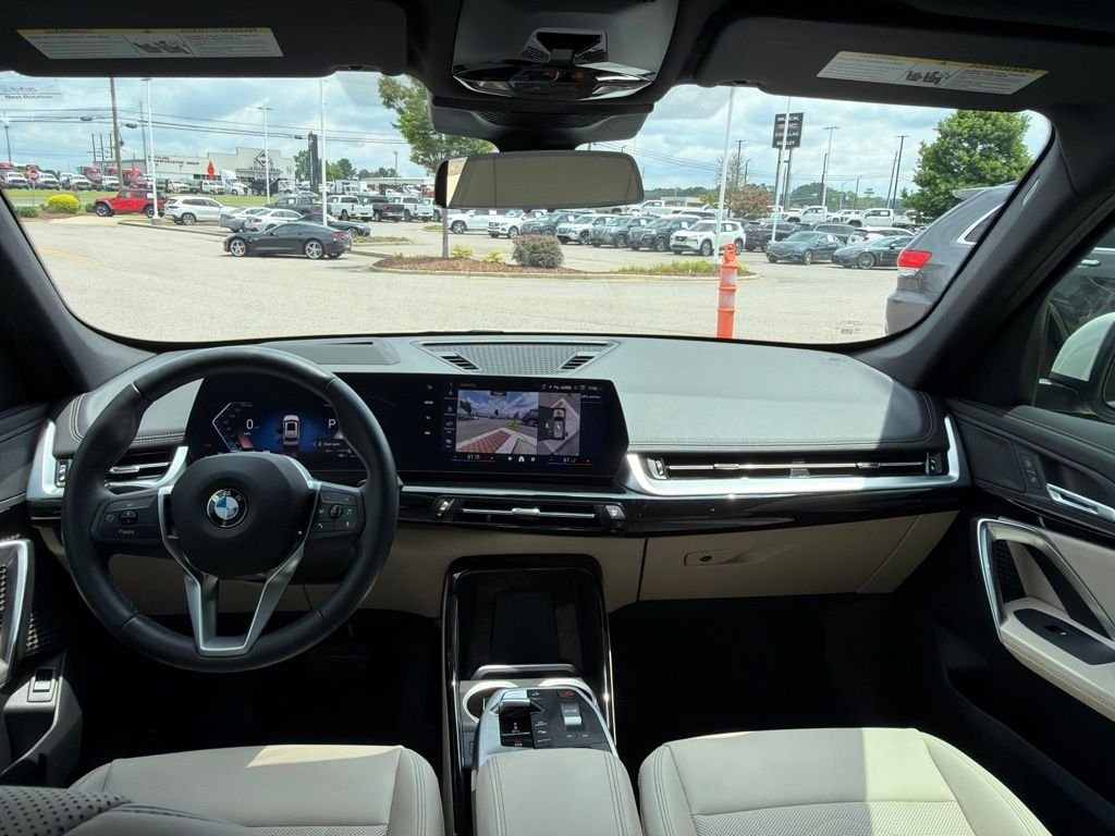Used 2025 White BMW xDrive28i image 28
