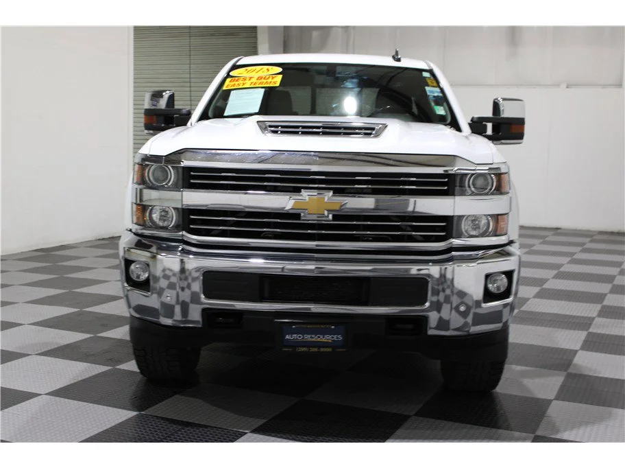 Used 2018 Summit White Chevrolet LTZ image 2
