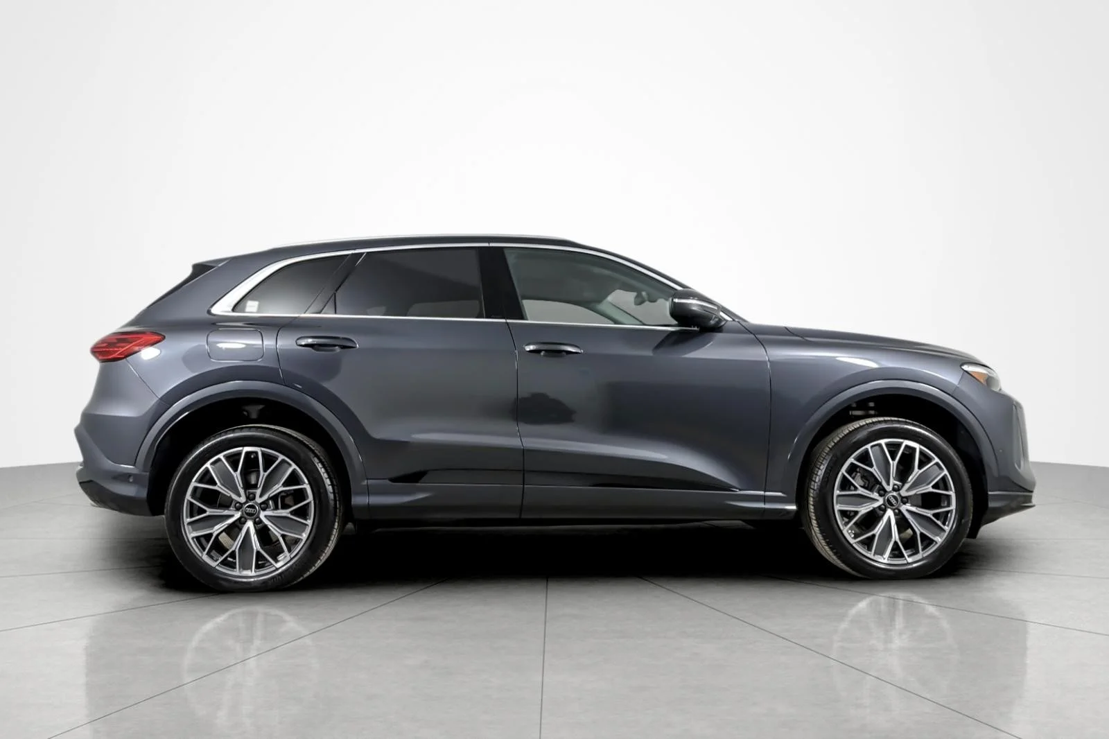 Used 2025 Tambora Gray Metallic Audi Premium Plus 2.0 TFSI quattro image 6