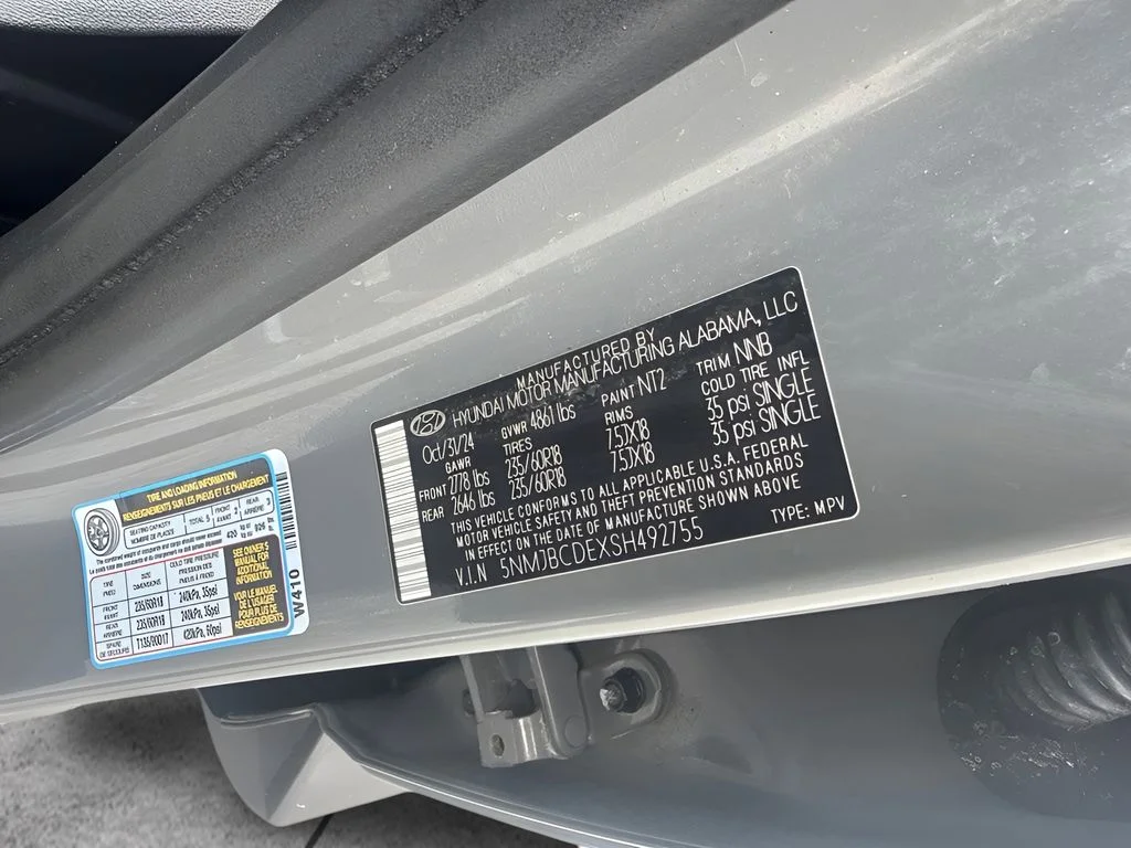 Used 2025 Gray Hyundai SEL image 28