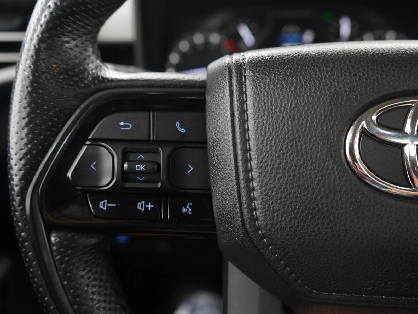 Used 2022  Toyota Limited image 25
