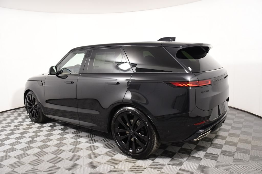 New 2026 Santorini Blk Land Rover Dynamic SE image 3