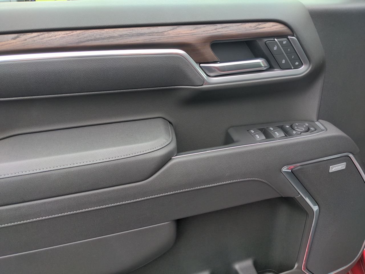 2026 GMC Sierra 1500 SLT - Photo 23