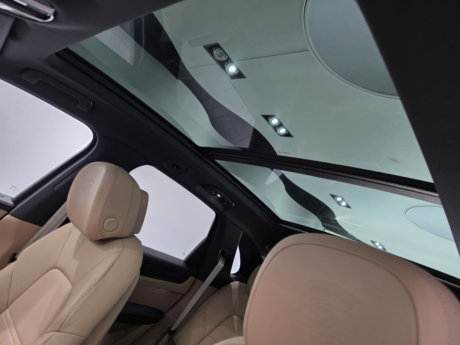 Used 2023 White Porsche Platinum Edition E-Hybrid AWD image 9
