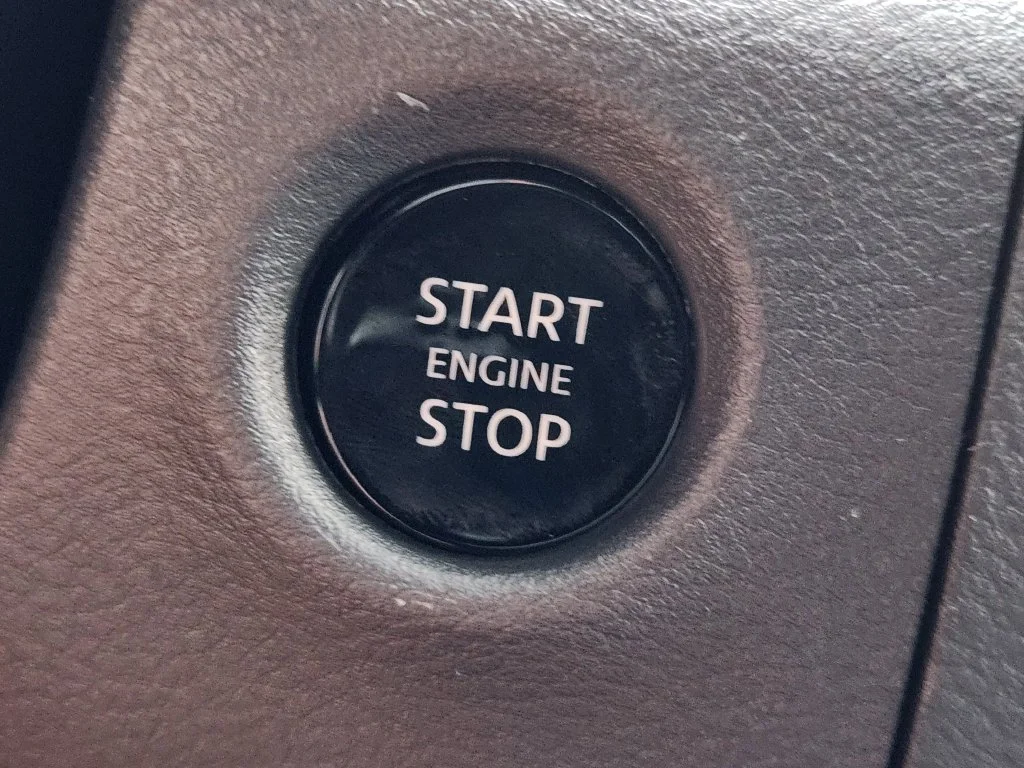 New 2027 Glacier White Nissan Crew Cab SV image 19