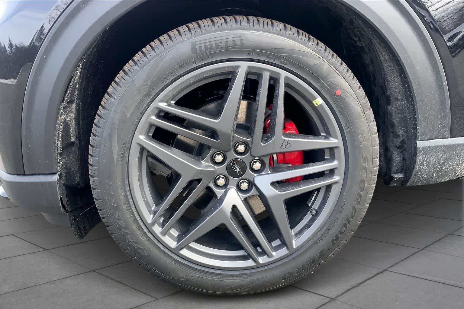New 2026 Agate Black Metallic Ford ST image 16