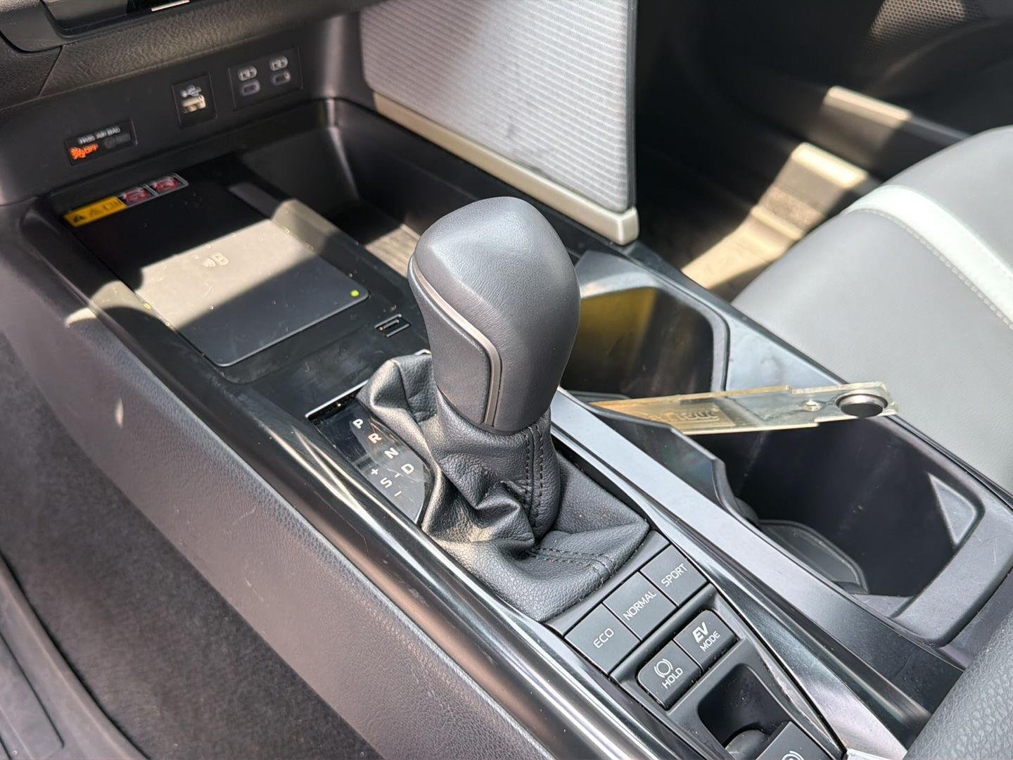 Used 2025 Midnight Black Metallic Toyota SE image 27