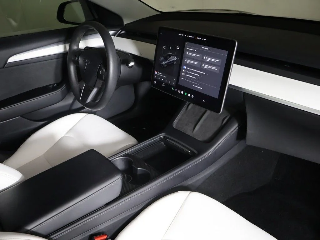 Used 2022 Silver Tesla Long Range image 30