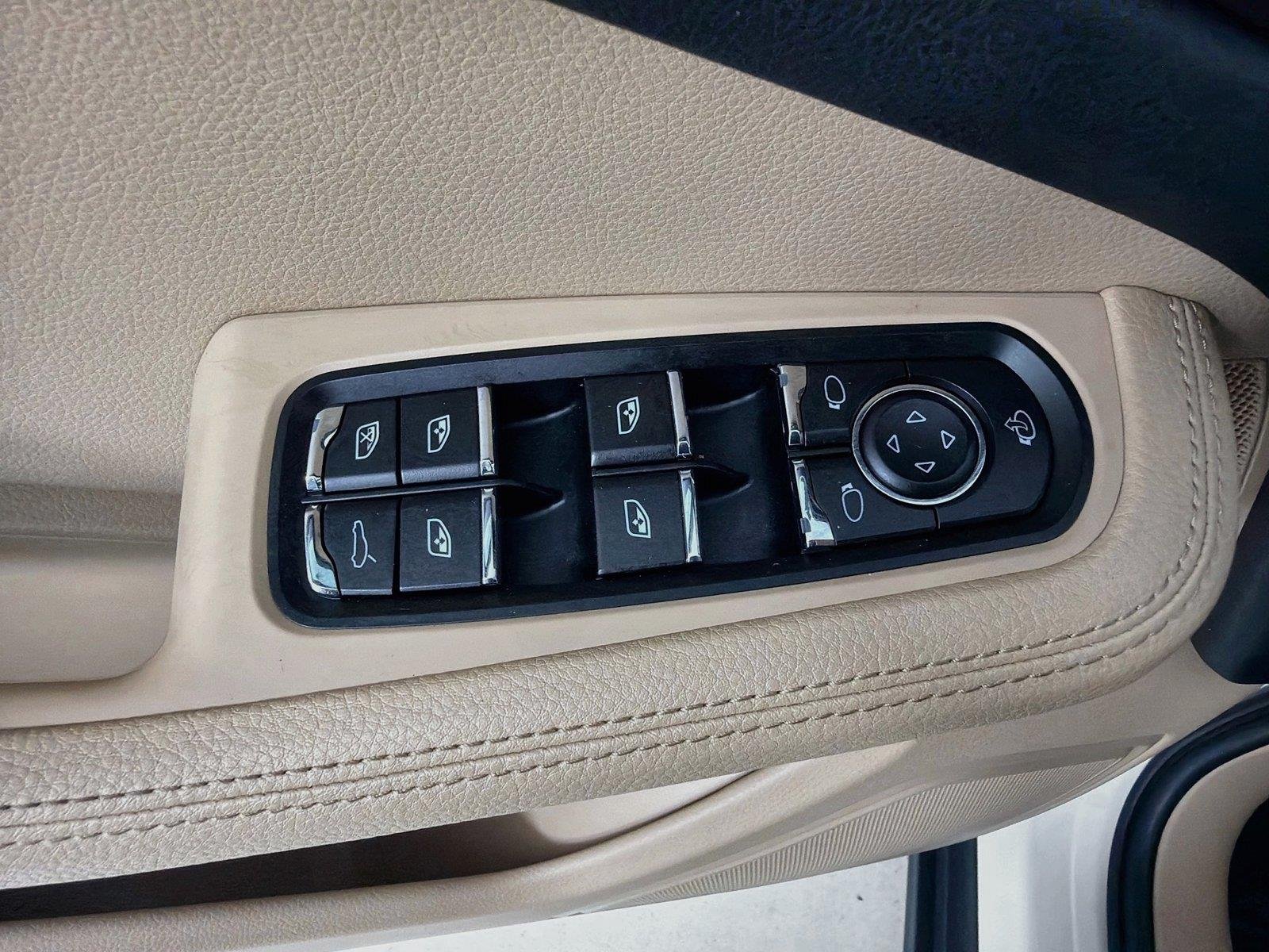 Used 2023 White Porsche  image 9