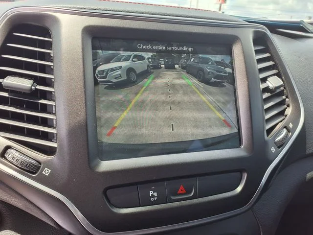 Used 2020 Silver Jeep Trailhawk image 9