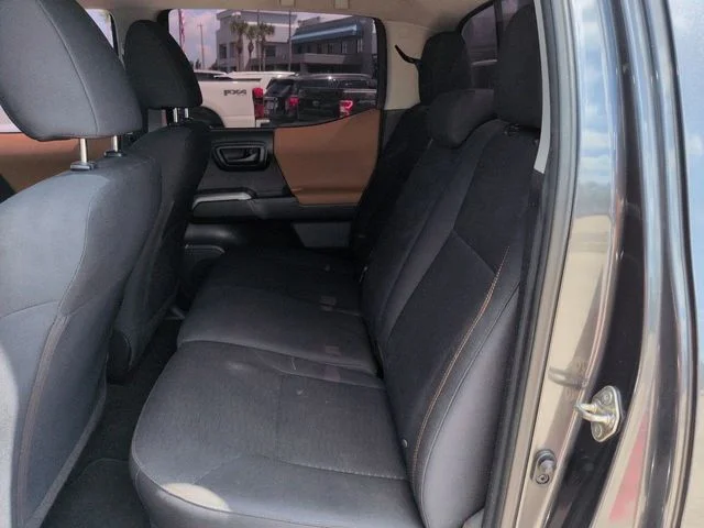 Used 2018 Gray Toyota SR5 image 13