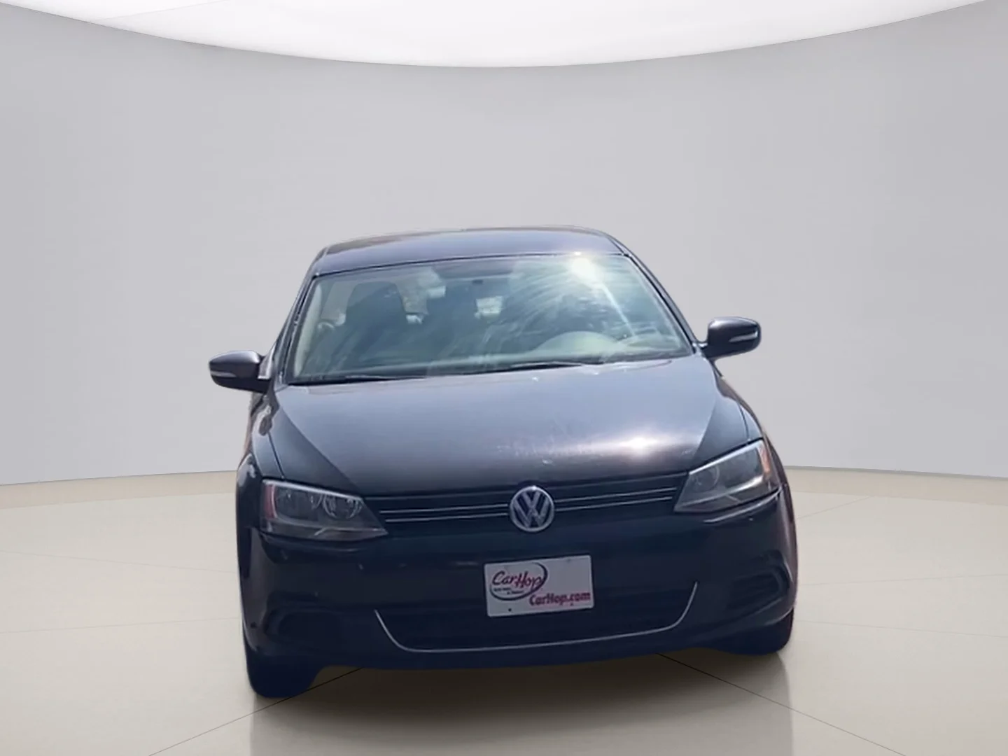 Used 2013 Black Volkswagen SE image 8