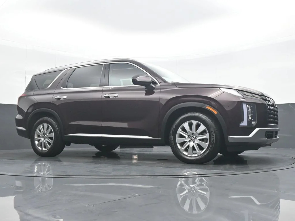 Used 2025 Red Hyundai SEL image 32