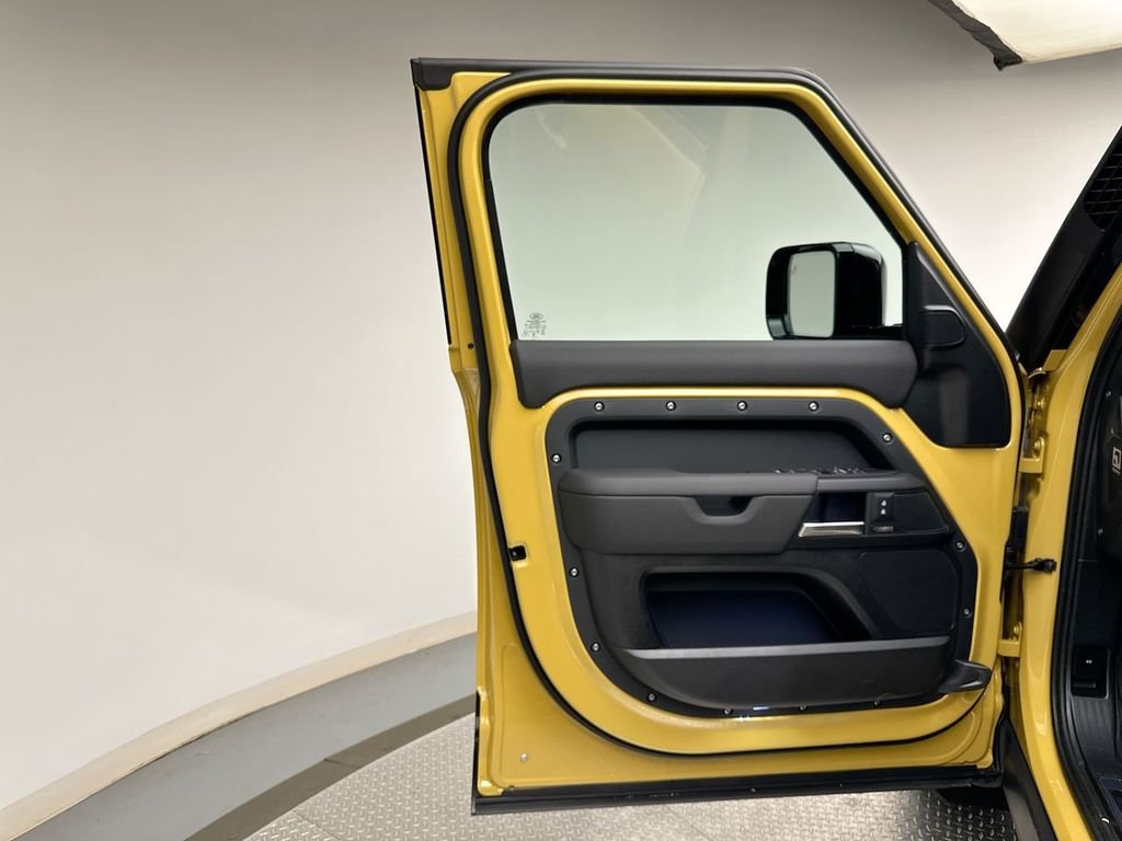 New 2026 Deep Sandglow Yellow Land Rover Trophy Edition Deep Sandglow image 9