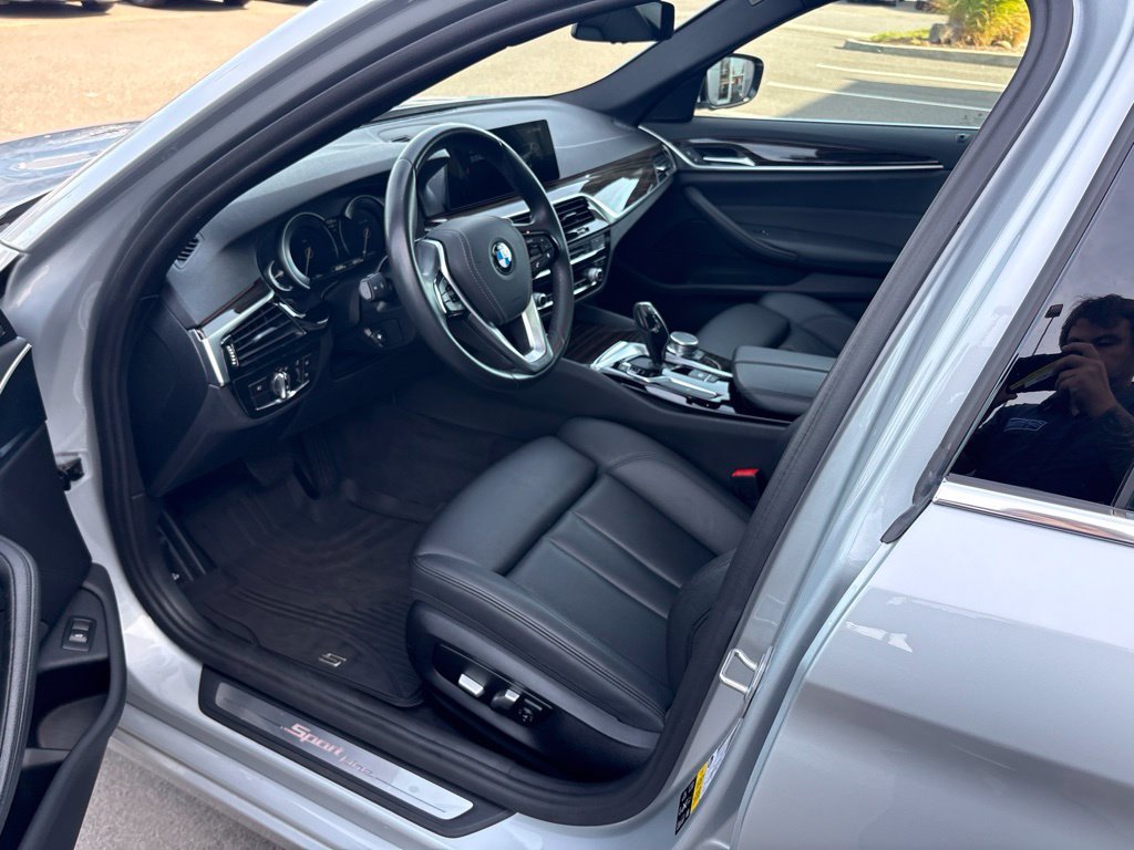 Used 2018 Glacier Silver Metallic BMW 530i xDrive image 14