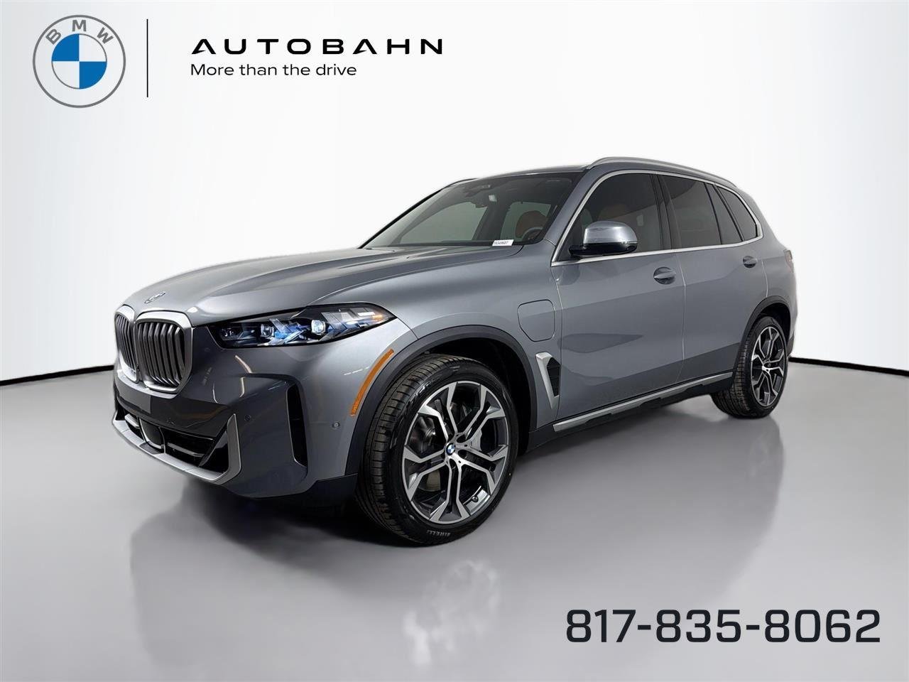 New 2026 Skyscraper Grey Metallic BMW xDrive50e image 2