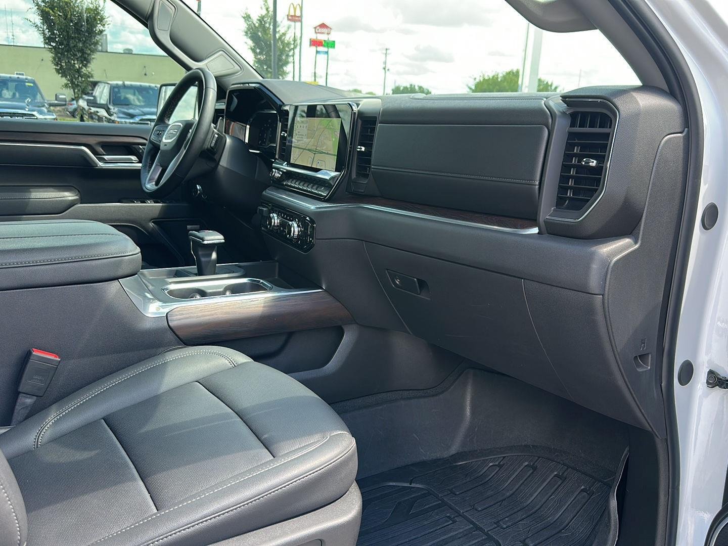 Used 2025 Summit White GMC SLT image 39