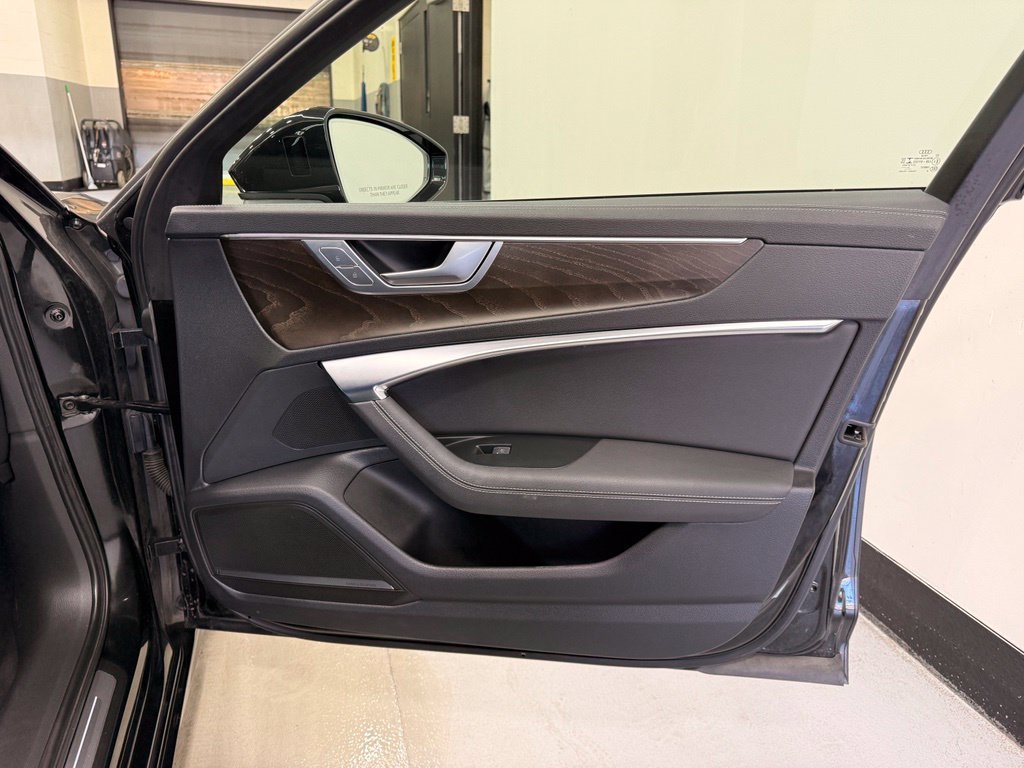 Used 2019 Black Audi quattro image 26