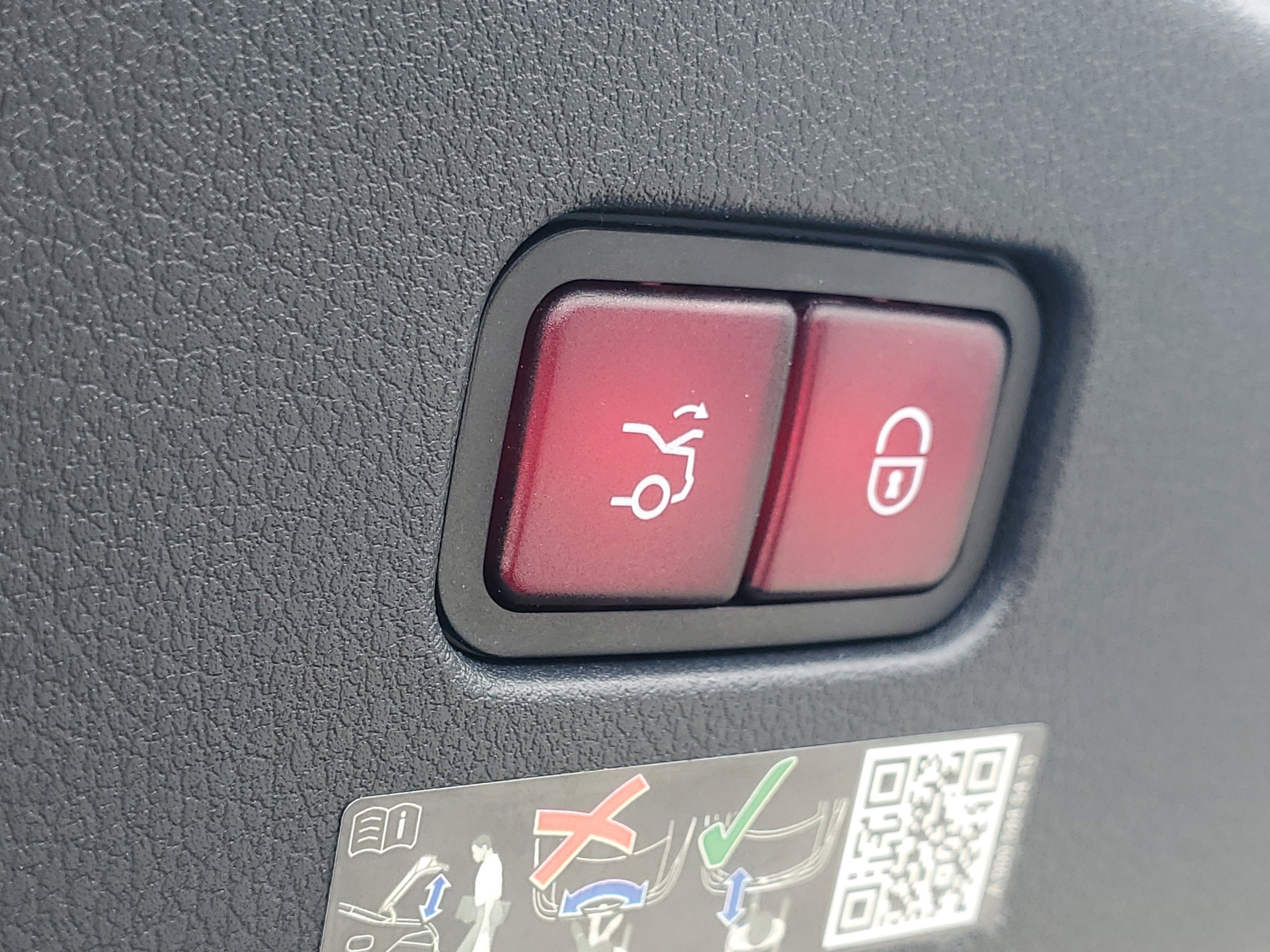Used 2025 Black Mercedes-Benz CLE 300 image 10