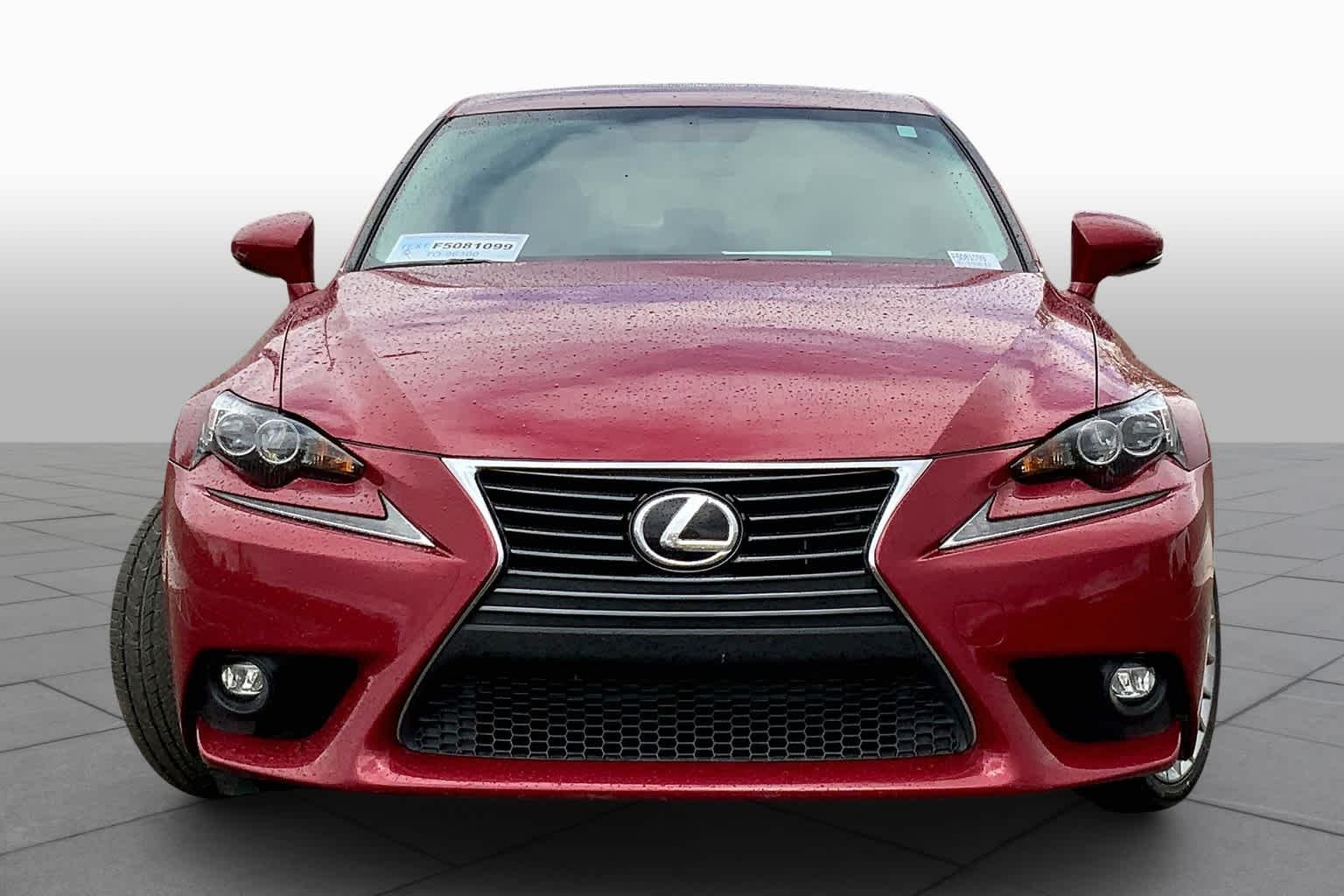 Used 2015 Matador Red Mica Lexus  image 3
