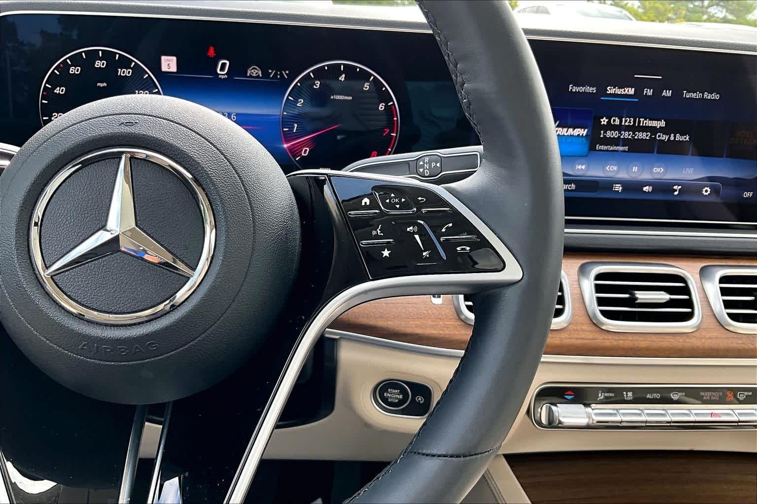Used 2026 Cirrus Silver Metallic Mercedes-Benz GLE 450 image 25