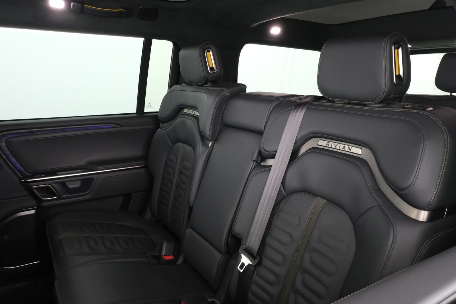 Used 2023 Midnight Rivian Adventure image 34