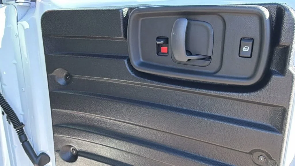 2025 Chevrolet Express Cargo Work Van - Photo 28