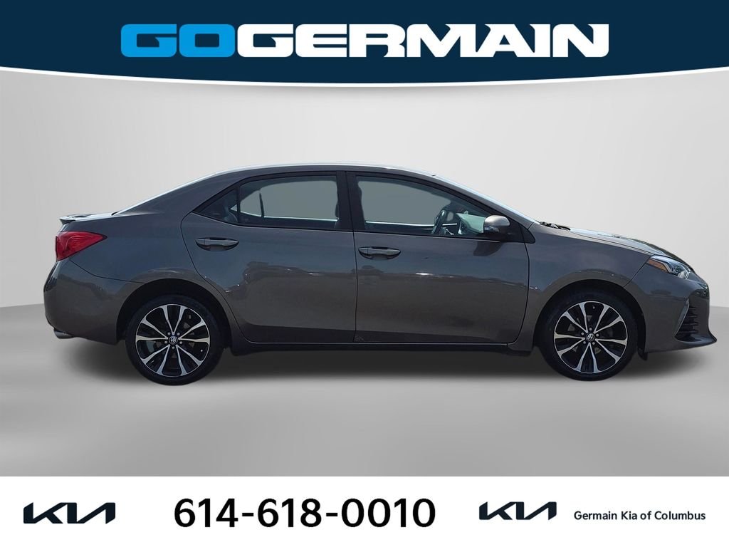 Used 2017  Toyota SE image 6