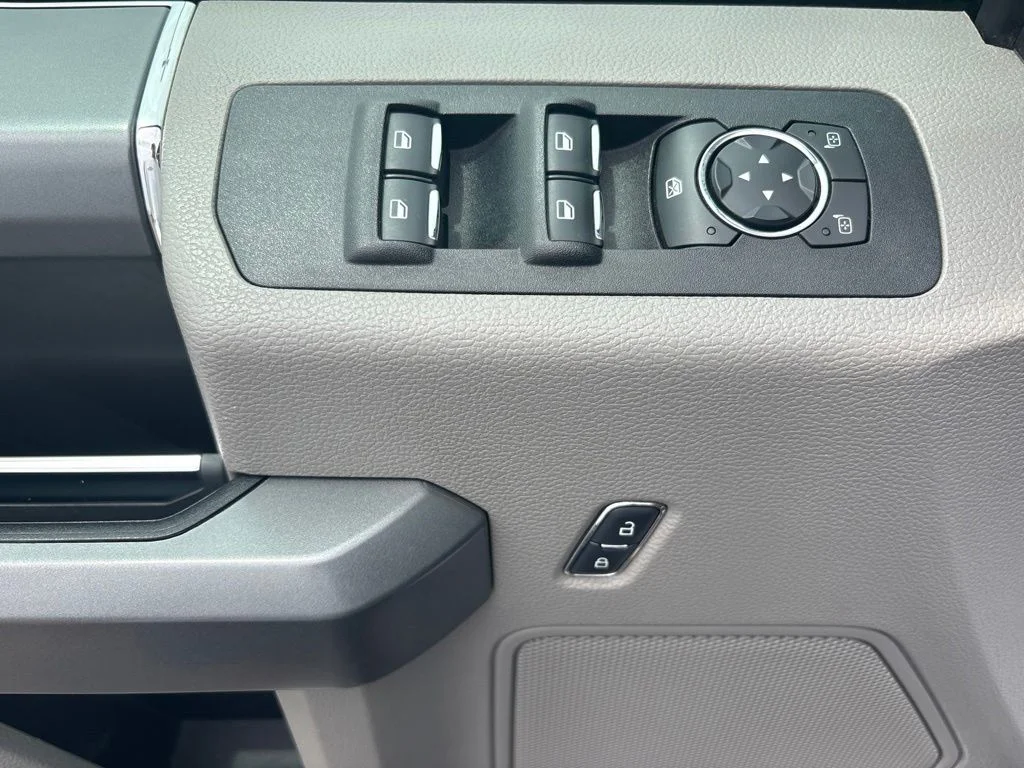 Used 2018 Gray Ford XLT image 14