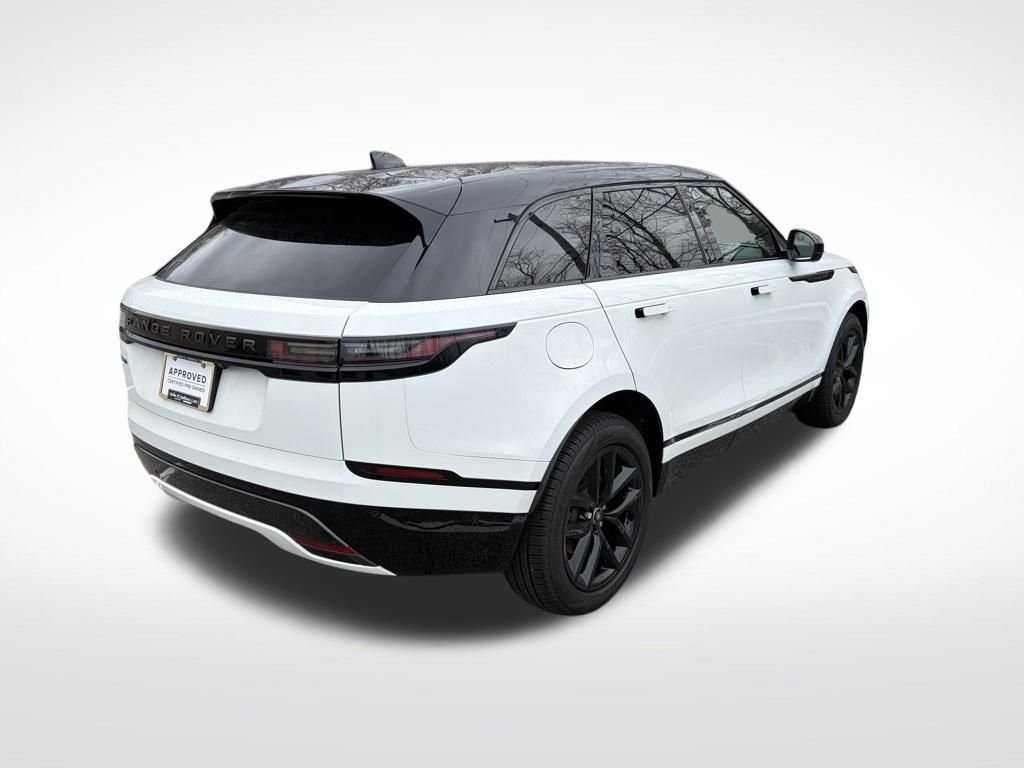 Used 2026 White Land Rover Dynamic SE image 8