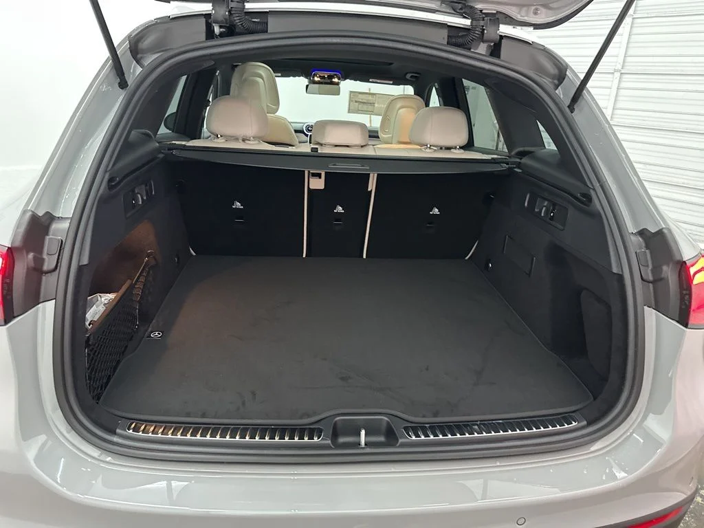 Used 2026 White Mercedes-Benz GLC 300 image 25