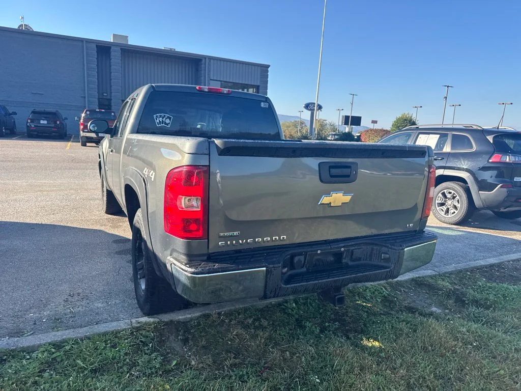 Used 2011 Green Metallic Chevrolet Work Truck image 19
