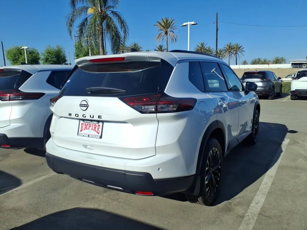 New 2026 Everest White Pearl TriCoat Nissan Dark Armor™ image 6