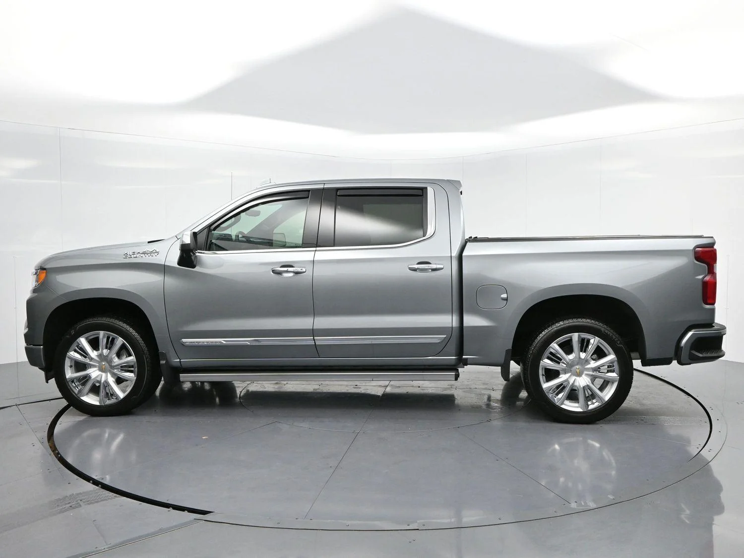 Used 2026 Sterling Gray Metallic Chevrolet High Country image 4