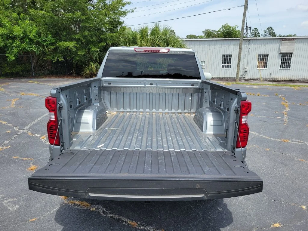 Used 2026 Sterling Gray Metallic Chevrolet LT image 13