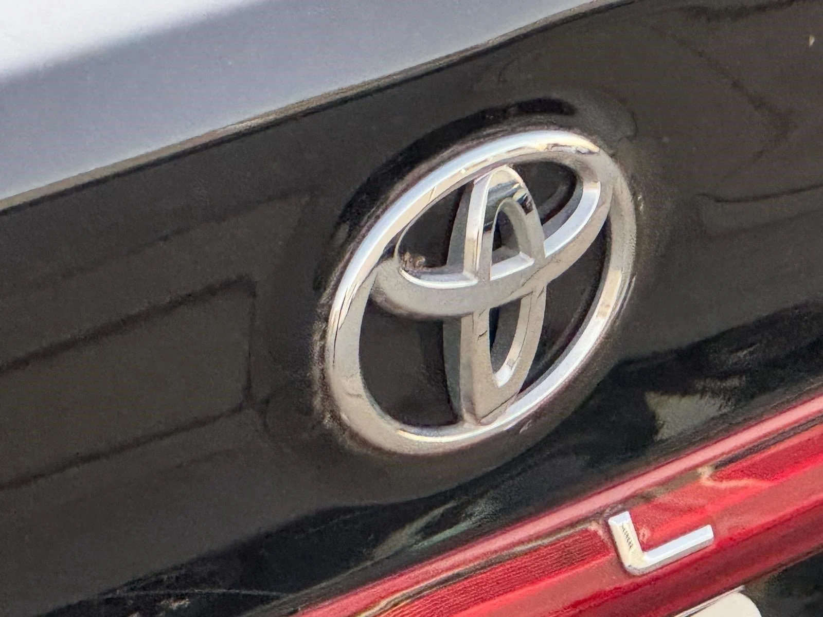 Used 2022 Midnight Black Metallic Toyota XLE image 8