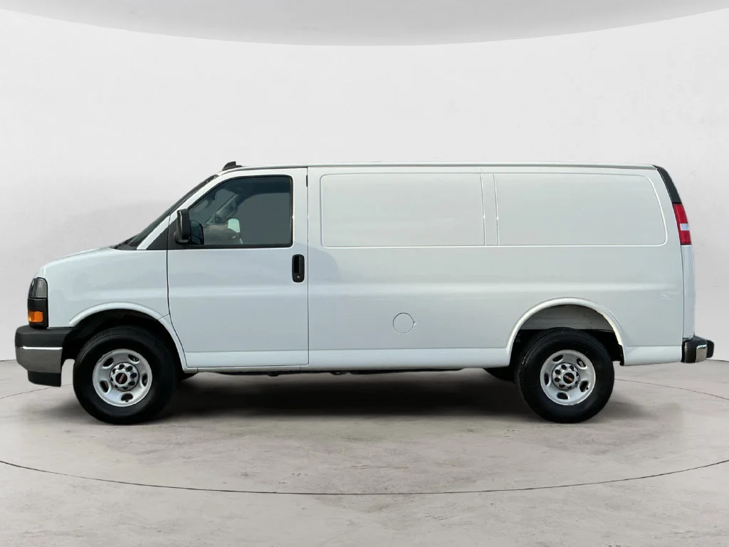 2025 GMC Savana Cargo Work Van - Photo 12